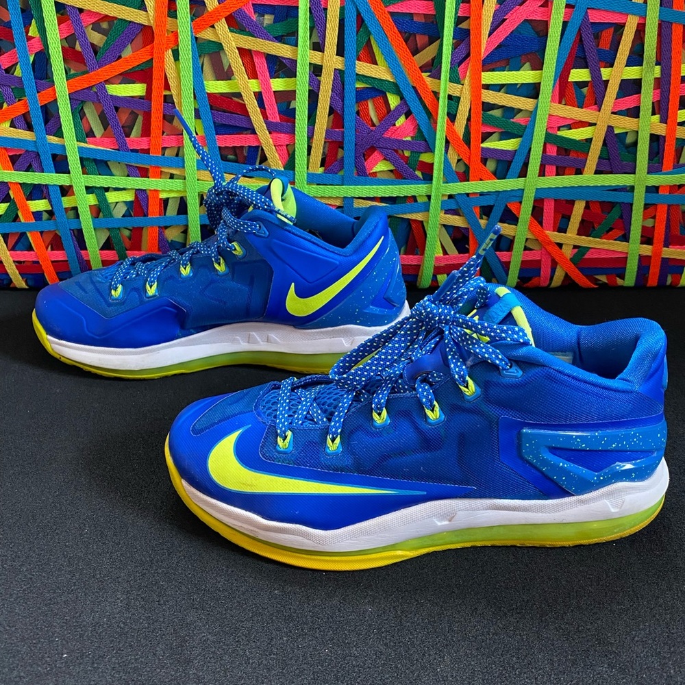 Nike Men's Lebron 11 Low Basketball Sneakers "Sprite" Size 8